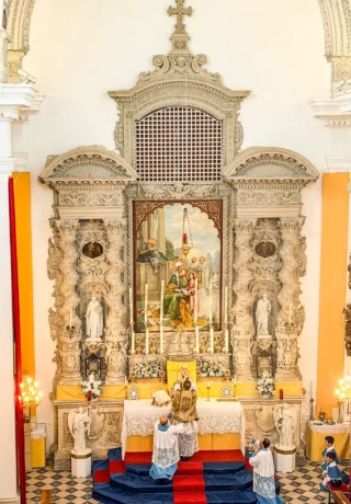 La sainte messe à l'église Sainte-Anne de Lece